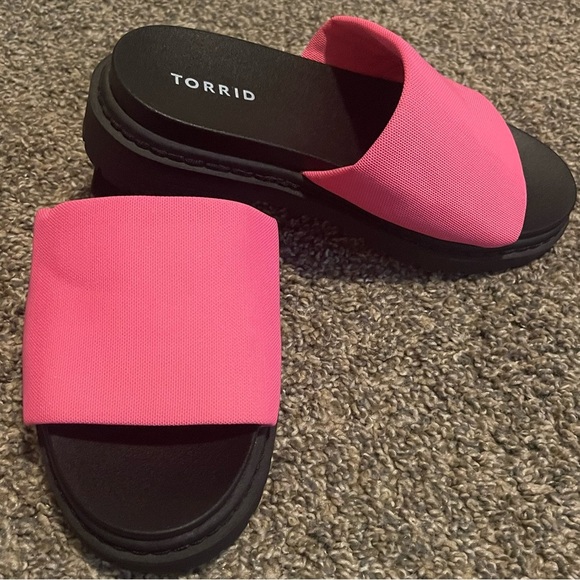 NEW Torrid Pink Slide Sandals - Picture 3 of 12